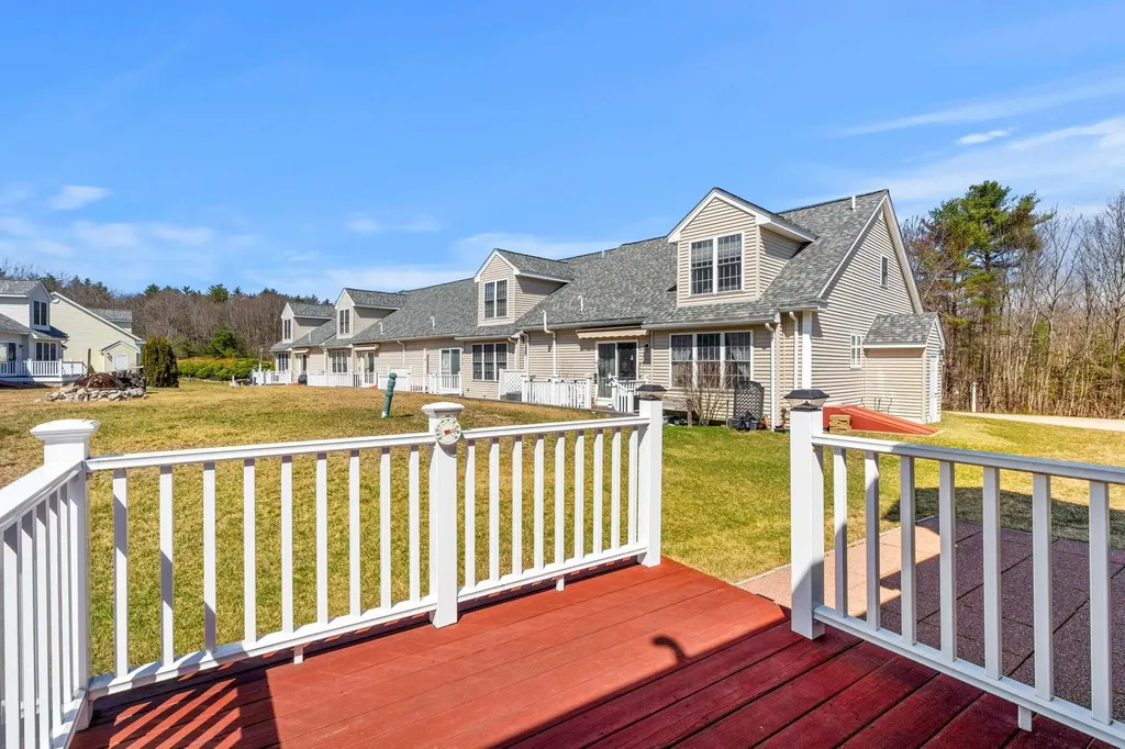 27 Ash Drive Kingston NH 03848