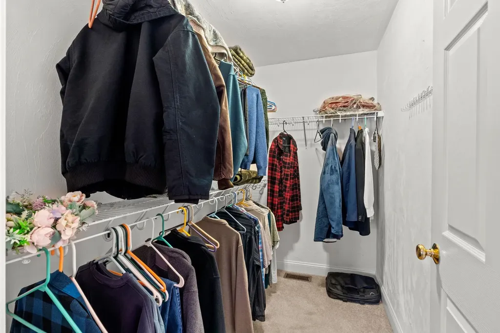 27 Ash Drive Kingston NH 03848