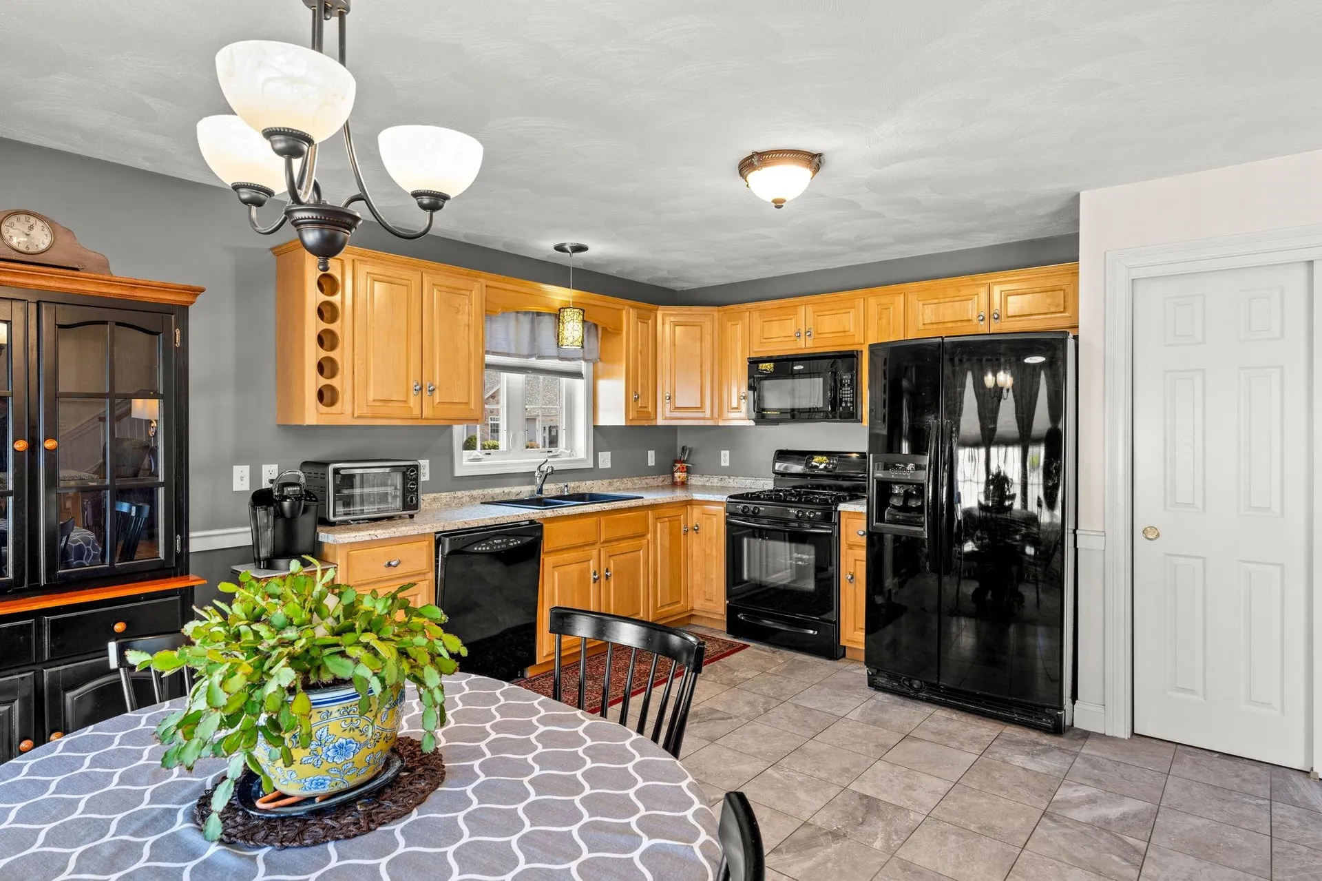 27 Ash Drive Kingston NH 03848