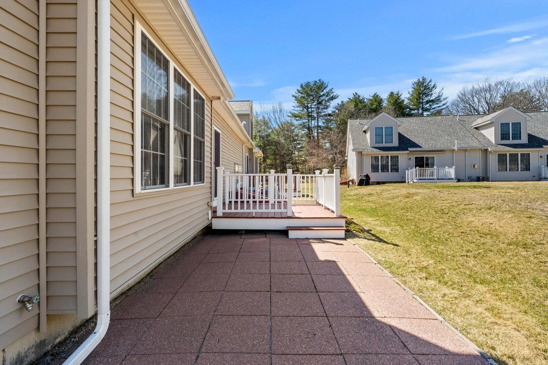 27 Ash Drive Kingston NH 03848