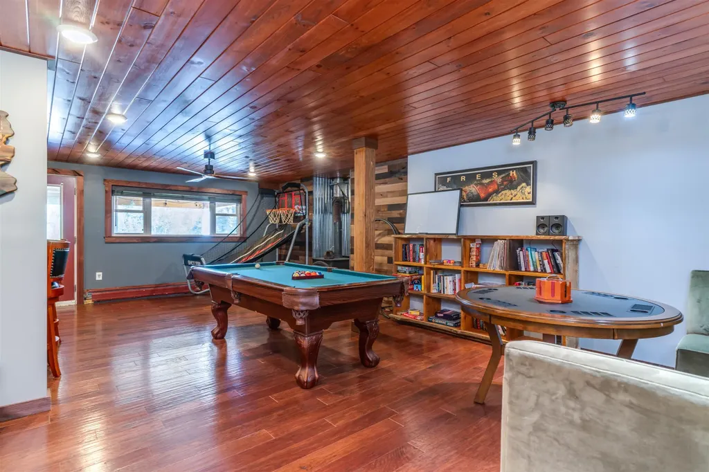 55 South Station Road Woodstock NH 03262