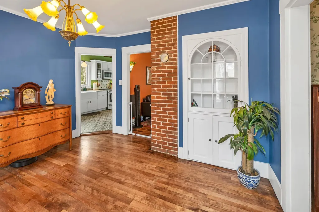 124 Pleasant Street Littleton NH 03561