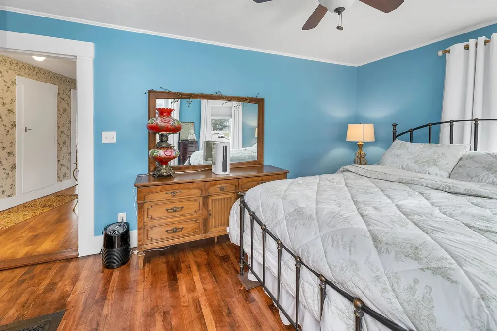 124 Pleasant Street Littleton NH 03561