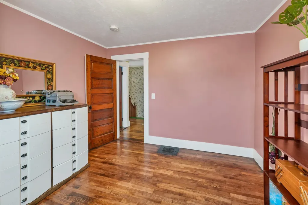 124 Pleasant Street Littleton NH 03561