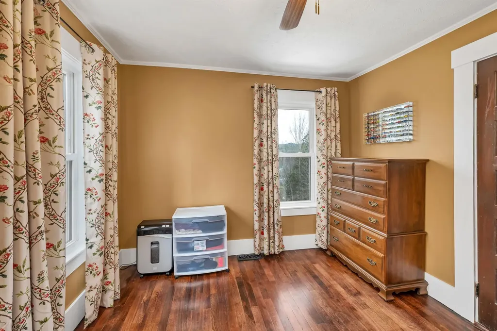 124 Pleasant Street Littleton NH 03561