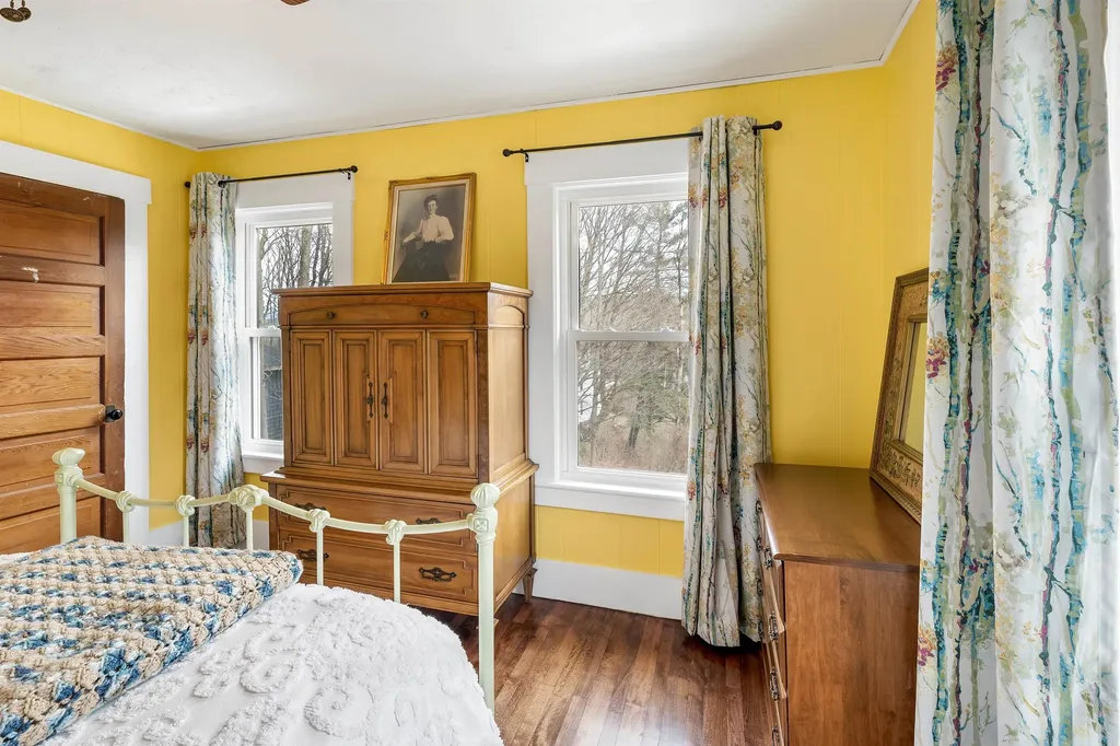 124 Pleasant Street Littleton NH 03561