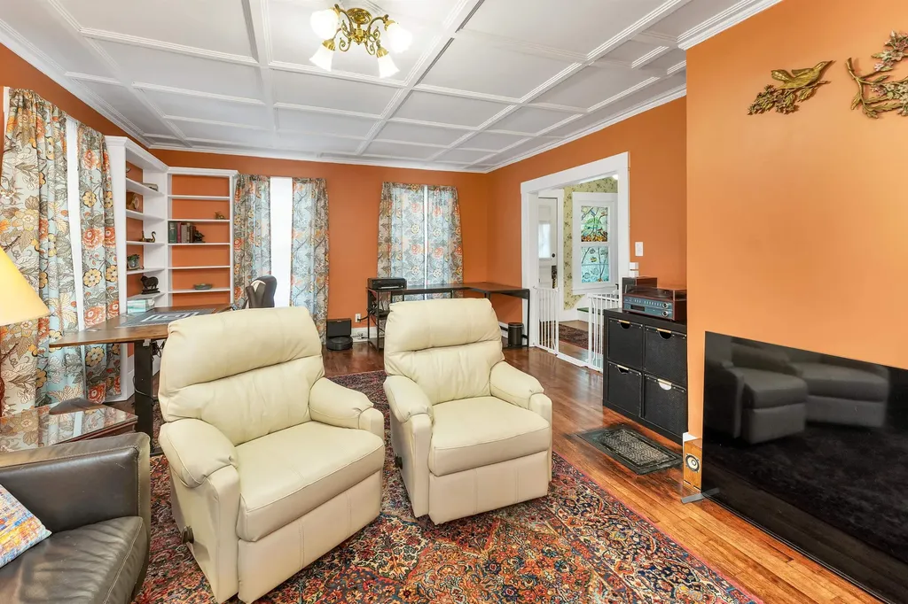 124 Pleasant Street Littleton NH 03561