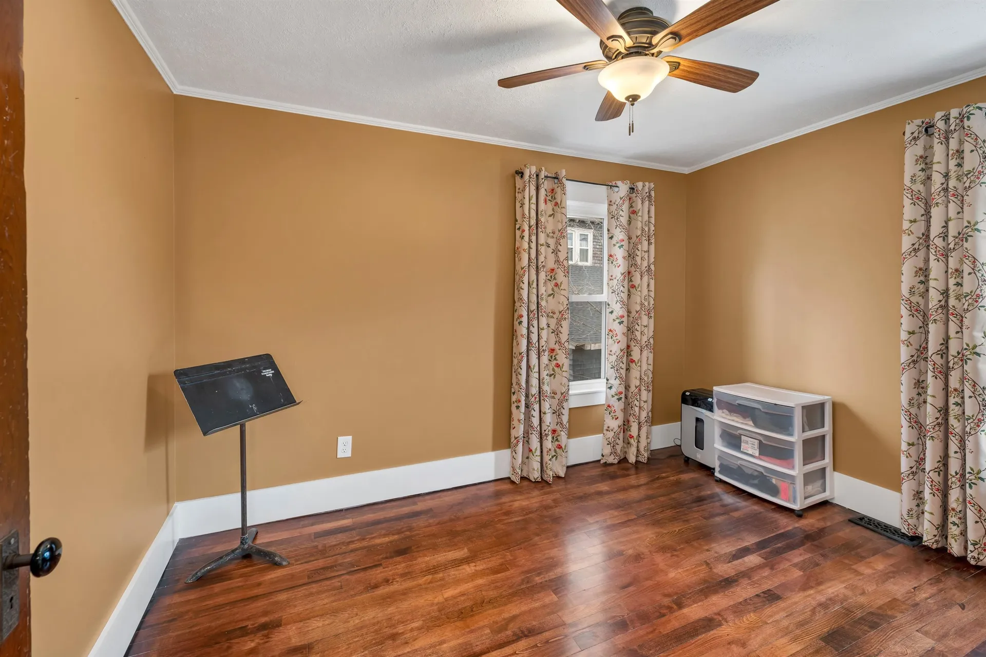 124 Pleasant Street Littleton NH 03561