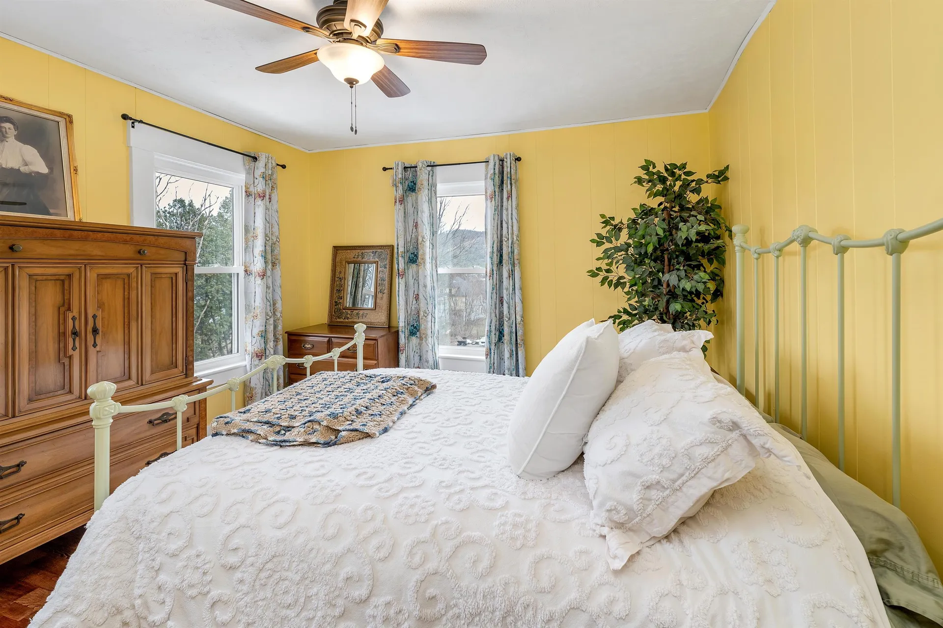 124 Pleasant Street Littleton NH 03561