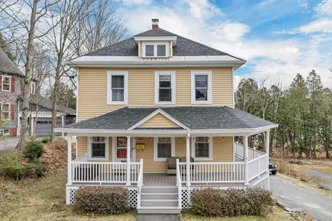 124 Pleasant Street Littleton NH 03561