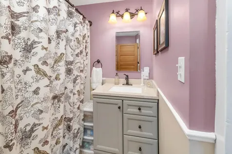 124 Pleasant Street Littleton NH 03561