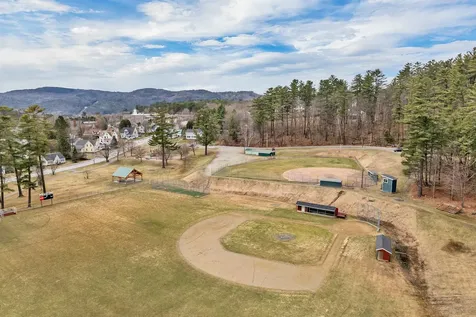 124 Pleasant Street Littleton NH 03561