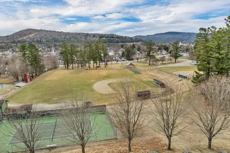 124 Pleasant Street Littleton NH 03561