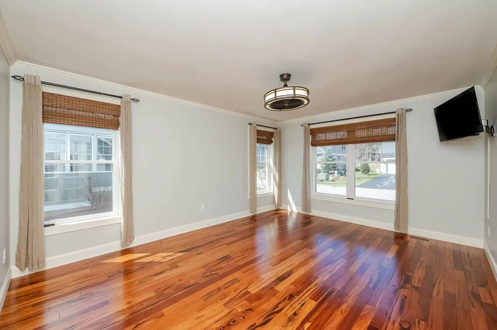 22 Sierra Hill Drive Dover NH 03820