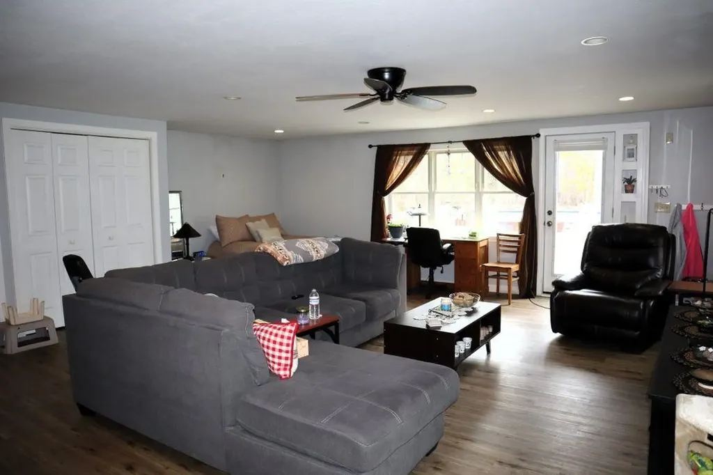 12 Woodside Lane Rochester NH 03867