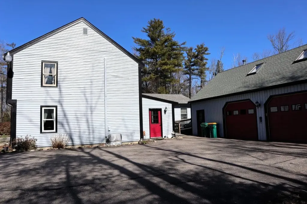 12 Woodside Lane Rochester NH 03867