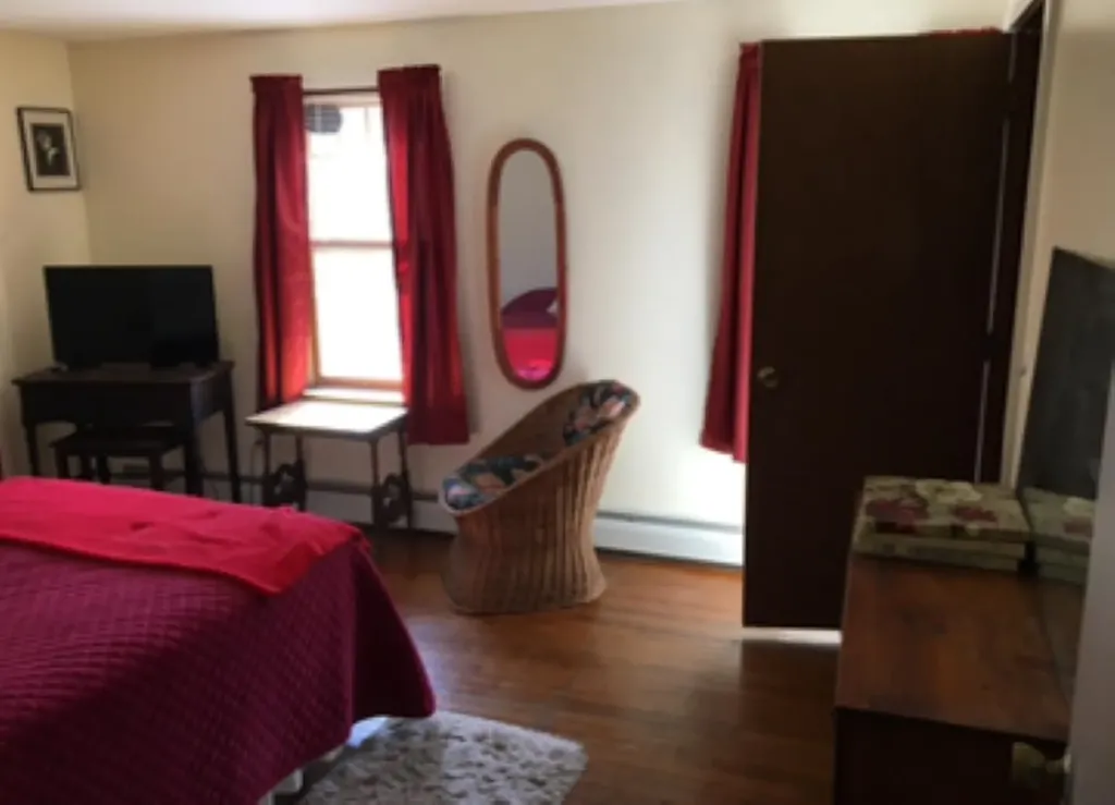 12 Woodside Lane Rochester NH 03867