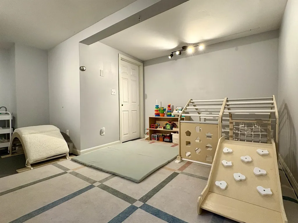 148 North Main Street Lebanon NH 03784