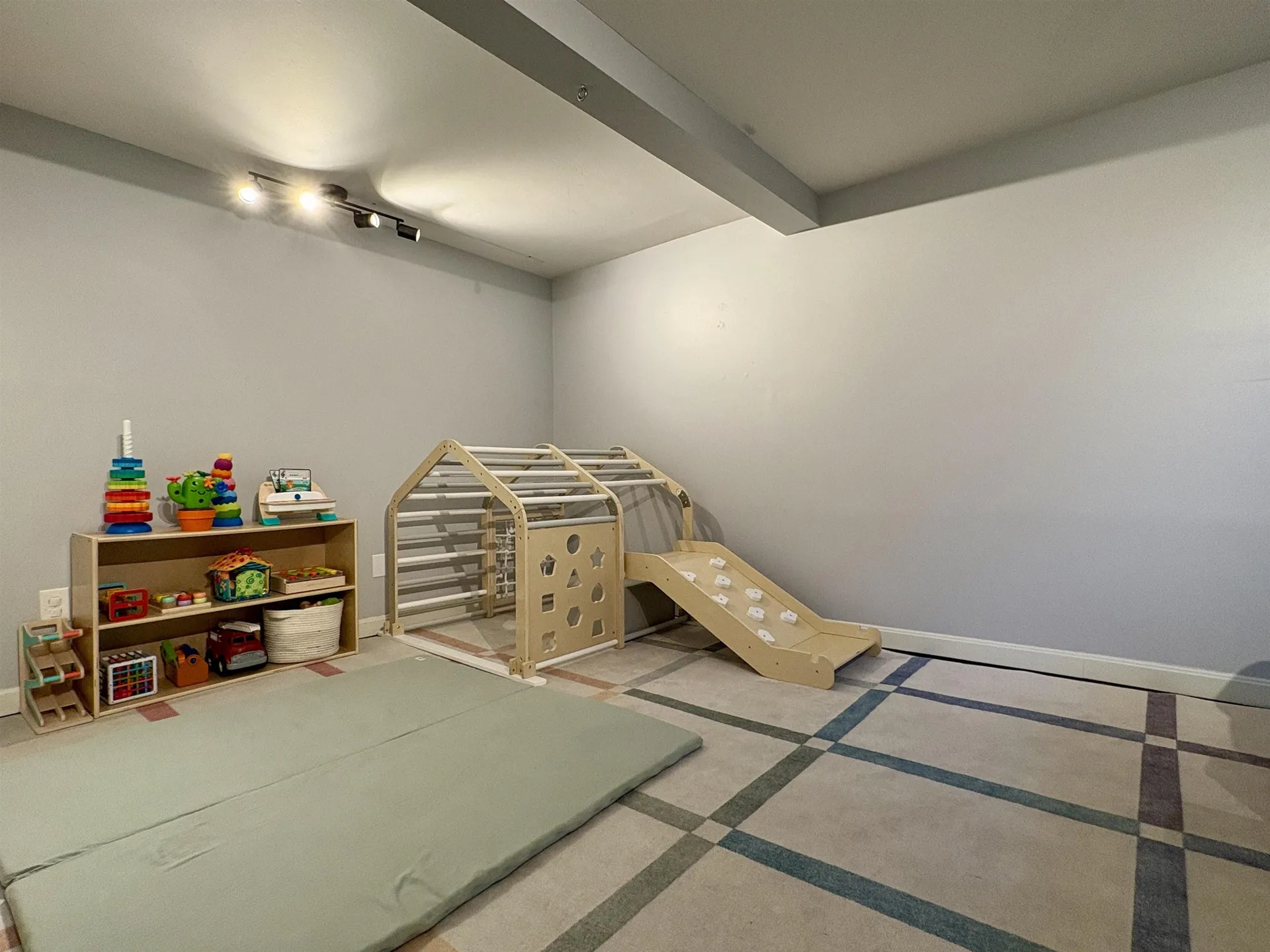 148 North Main Street Lebanon NH 03784