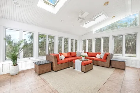 8 Veronica Drive Bedford NH 03110