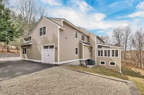 8 Veronica Drive Bedford NH 03110