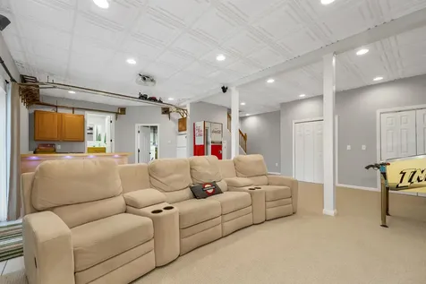 8 Veronica Drive Bedford NH 03110