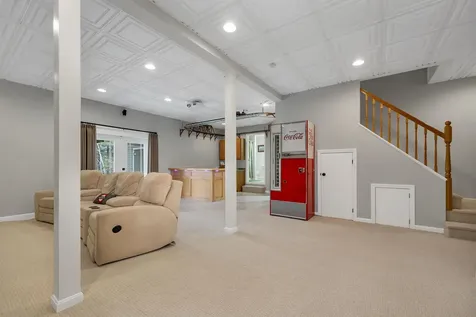 8 Veronica Drive Bedford NH 03110
