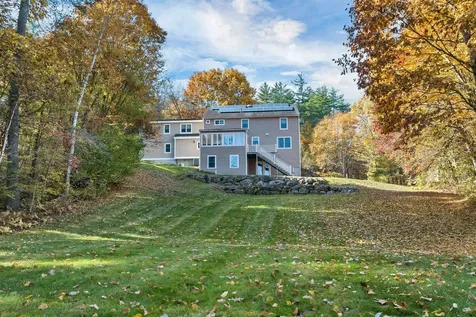 8 Veronica Drive Bedford NH 03110