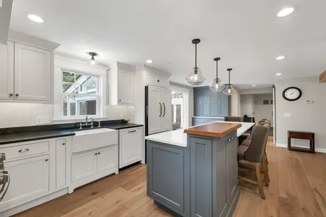 8 Veronica Drive Bedford NH 03110