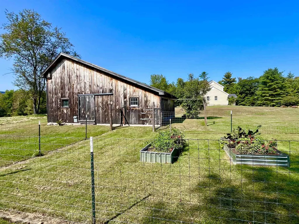 50 Libbey Road Wentworth NH 03282