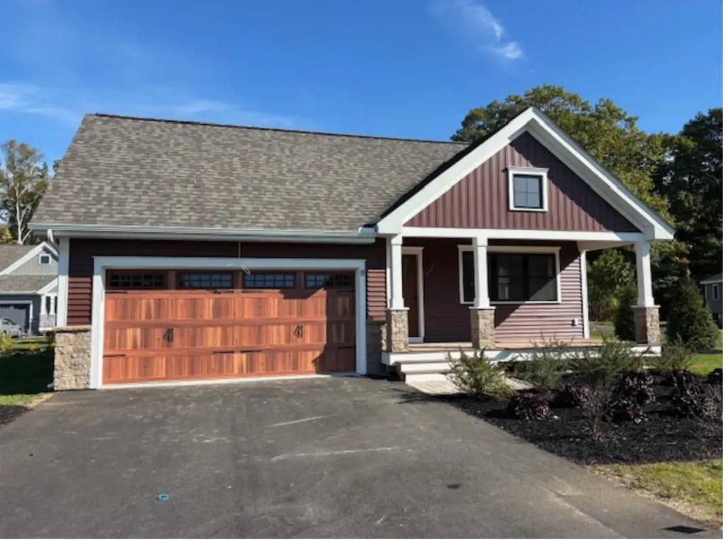 8 Taylor Circle Brentwood NH 03833