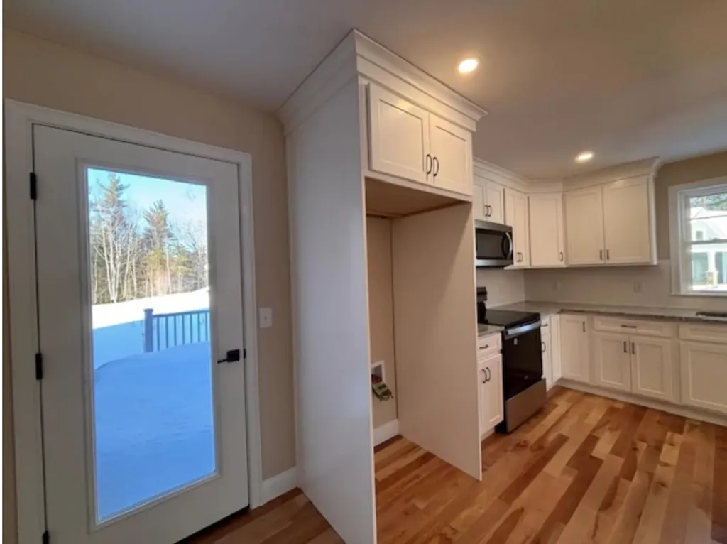 8 Taylor Circle Brentwood NH 03833