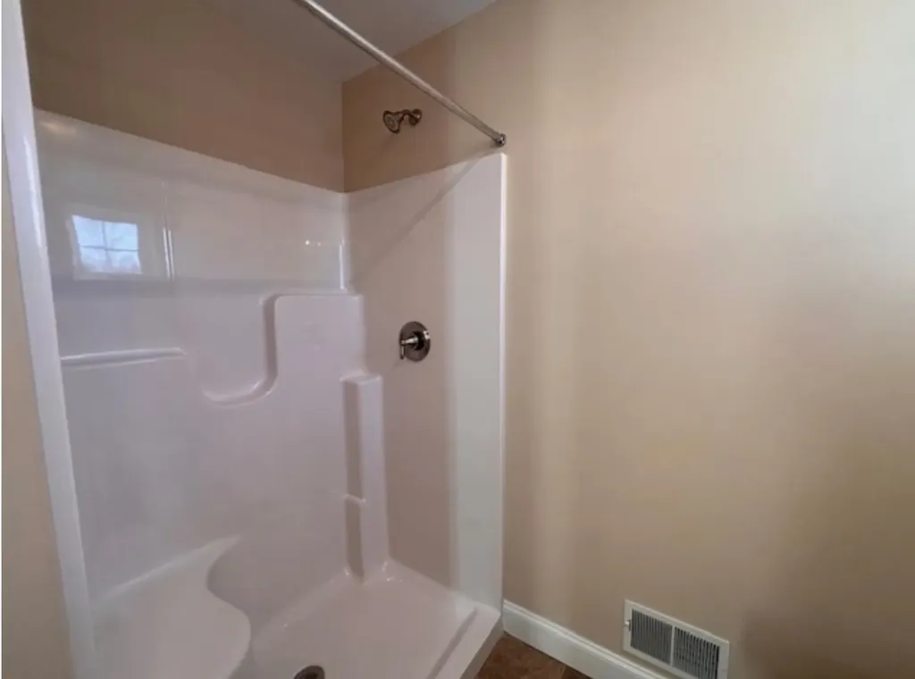 8 Taylor Circle Brentwood NH 03833