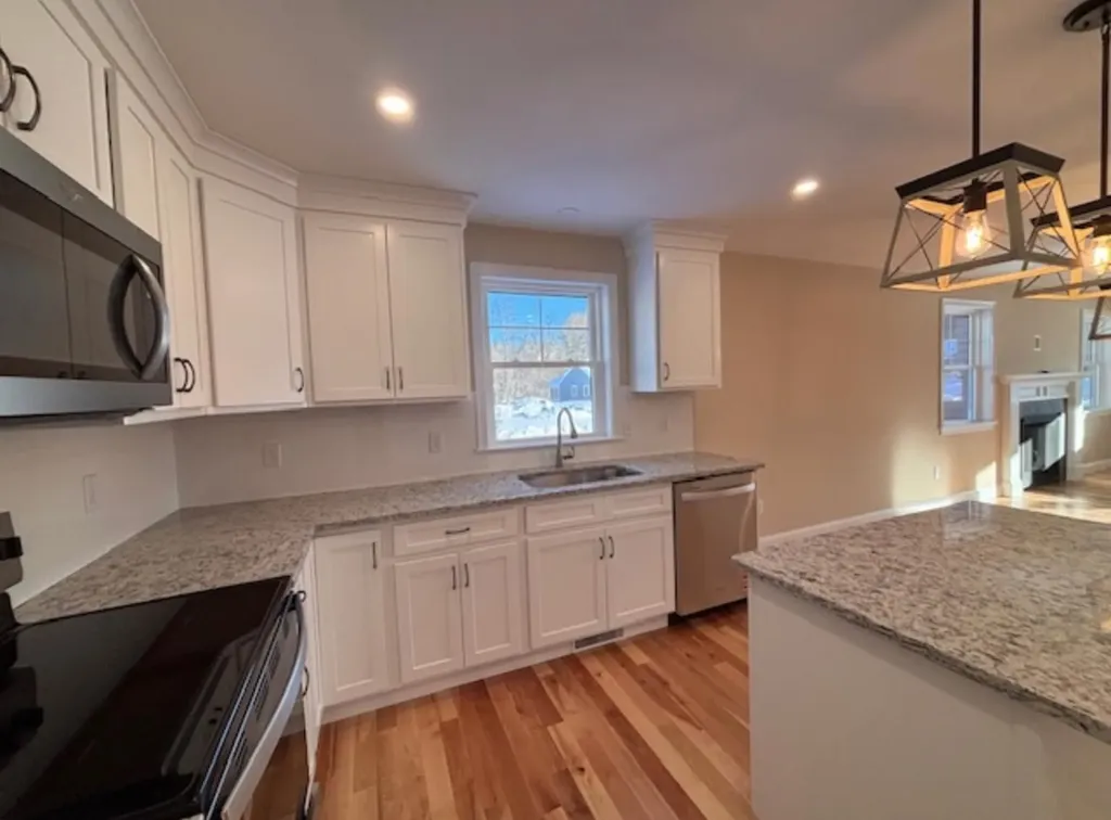 8 Taylor Circle Brentwood NH 03833