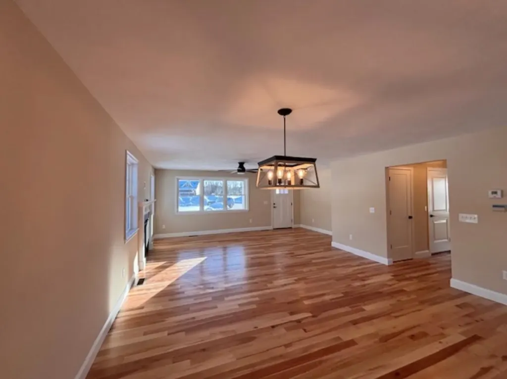 8 Taylor Circle Brentwood NH 03833