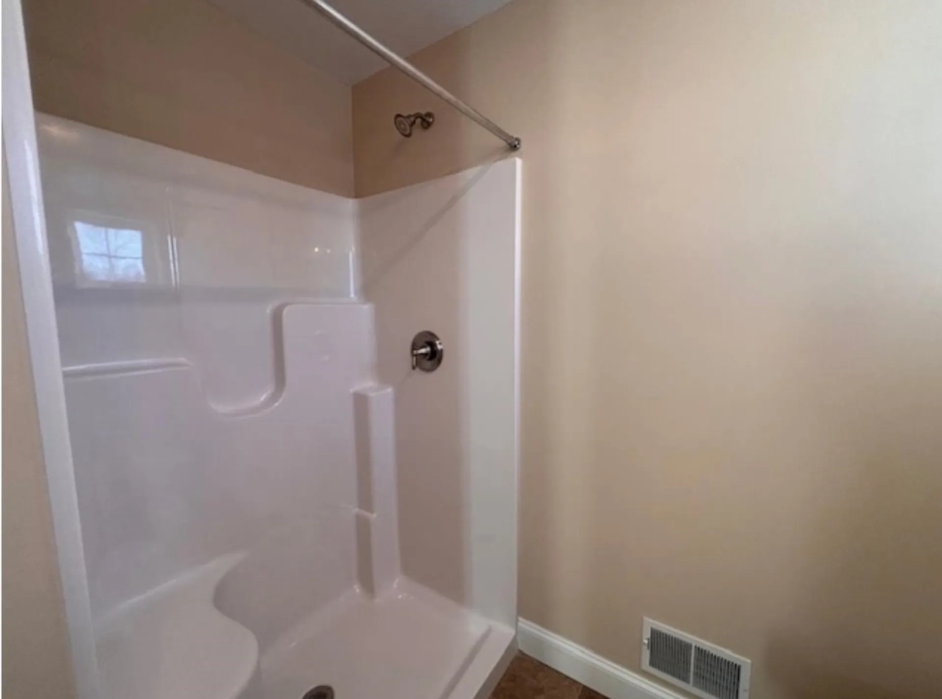 8 Taylor Circle Brentwood NH 03833