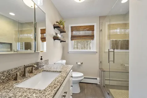 9 Robin Road Derry NH 03038