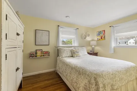 9 Robin Road Derry NH 03038