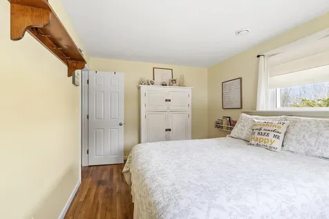 9 Robin Road Derry NH 03038