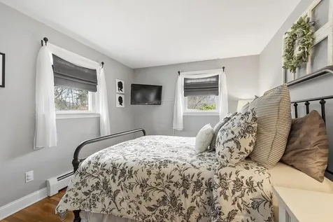 9 Robin Road Derry NH 03038