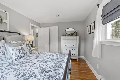 9 Robin Road Derry NH 03038