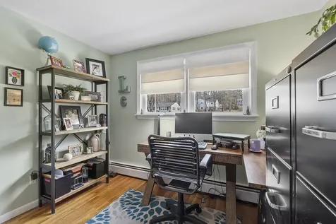 9 Robin Road Derry NH 03038