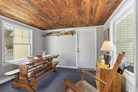 9 Robin Road Derry NH 03038