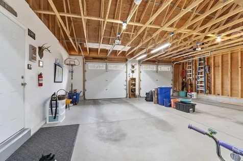 9 Robin Road Derry NH 03038