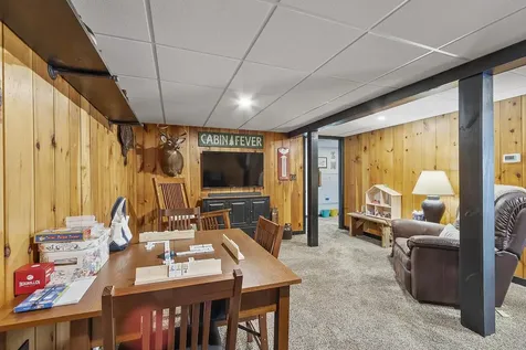 9 Robin Road Derry NH 03038