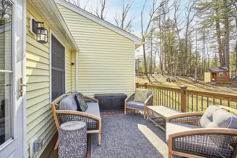 9 Robin Road Derry NH 03038