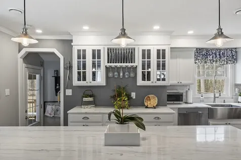 9 Robin Road Derry NH 03038