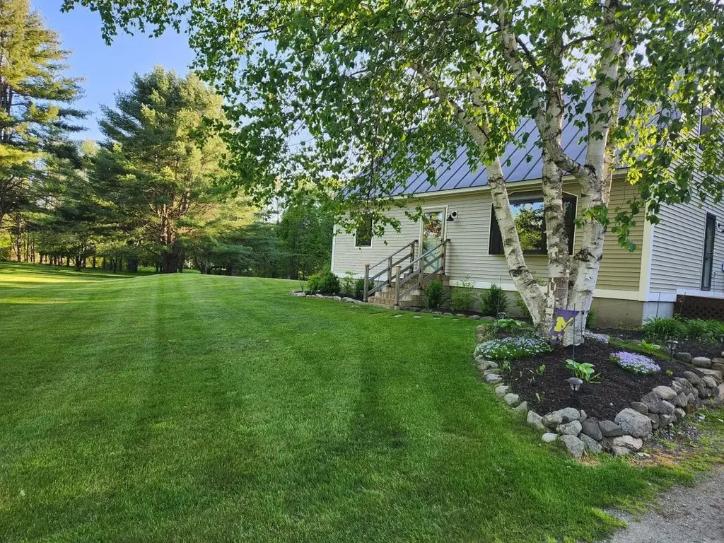 90 Lapan Circle Enfield NH 03748