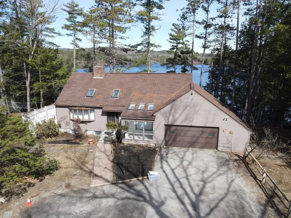 135 South Shore Drive Hopkinton NH 03229