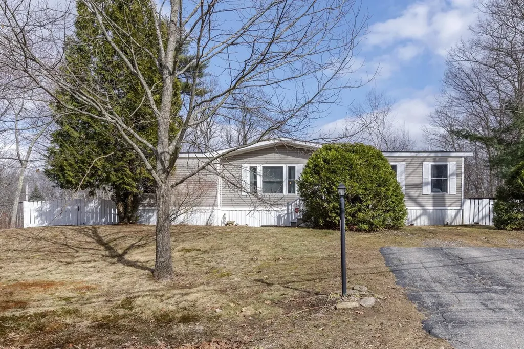 135 Pine Ridge Road Loudon NH 03307